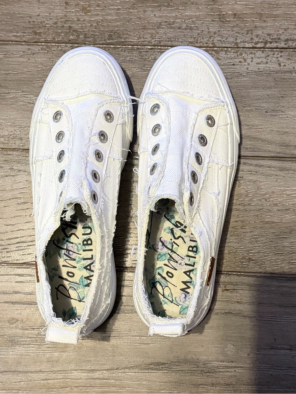 Slip-On White Canvas Sneakers with Frayed Edge Detail